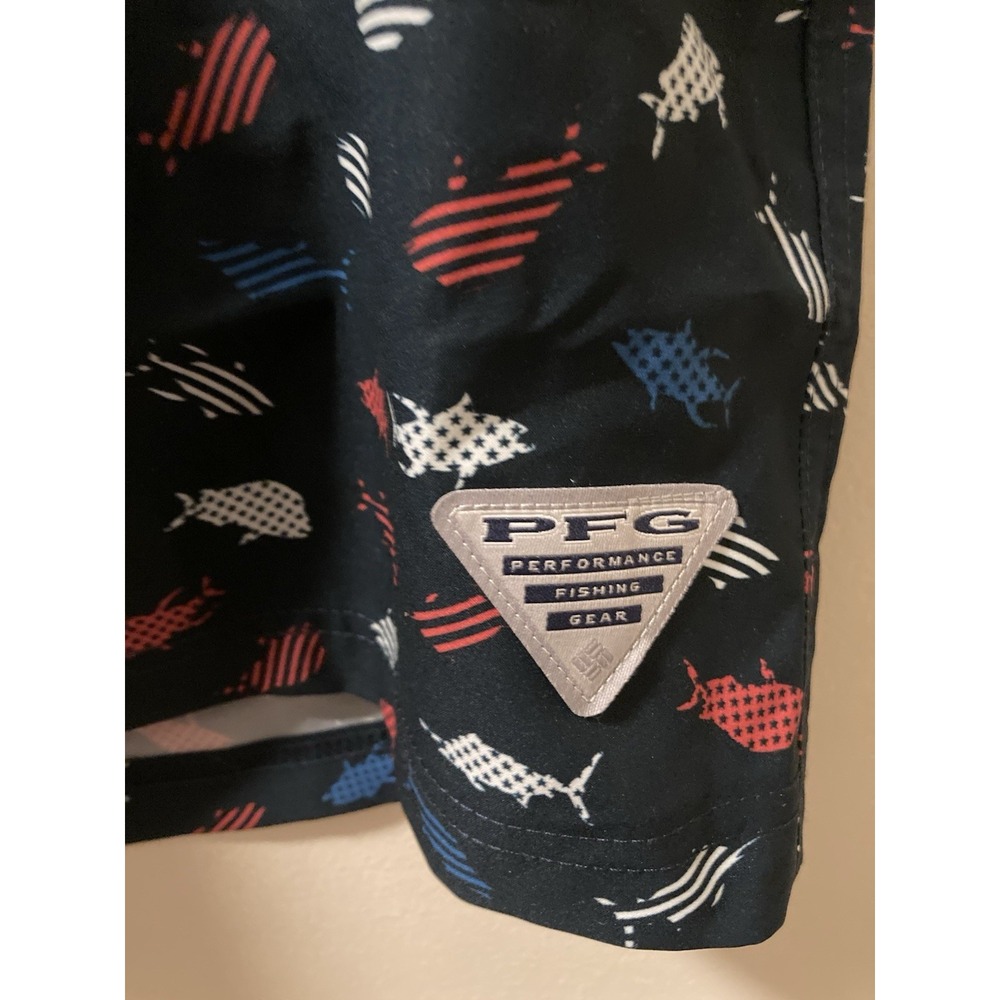 Columbia‎ PFG Mens Trunks Swim Shorts Red White Blue Patriotic Fish Sz M NWT - Picture 2 of 11